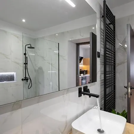 Casa Dionysia - New Lux 2Br With Jacuzzi Near Maleme Beach Exterior foto