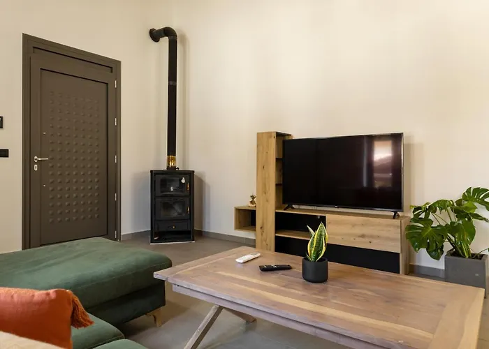 Casa Dionysia - New Lux 2Br With Jacuzzi Near Maleme Beach