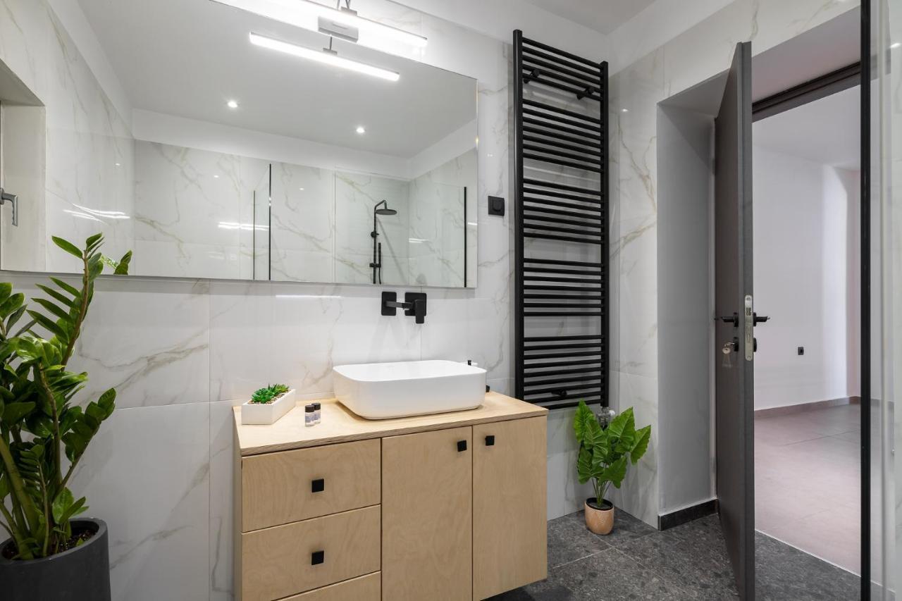 Casa Dionysia - New Lux 2br With Jacuzzi Near Ferienhaus *