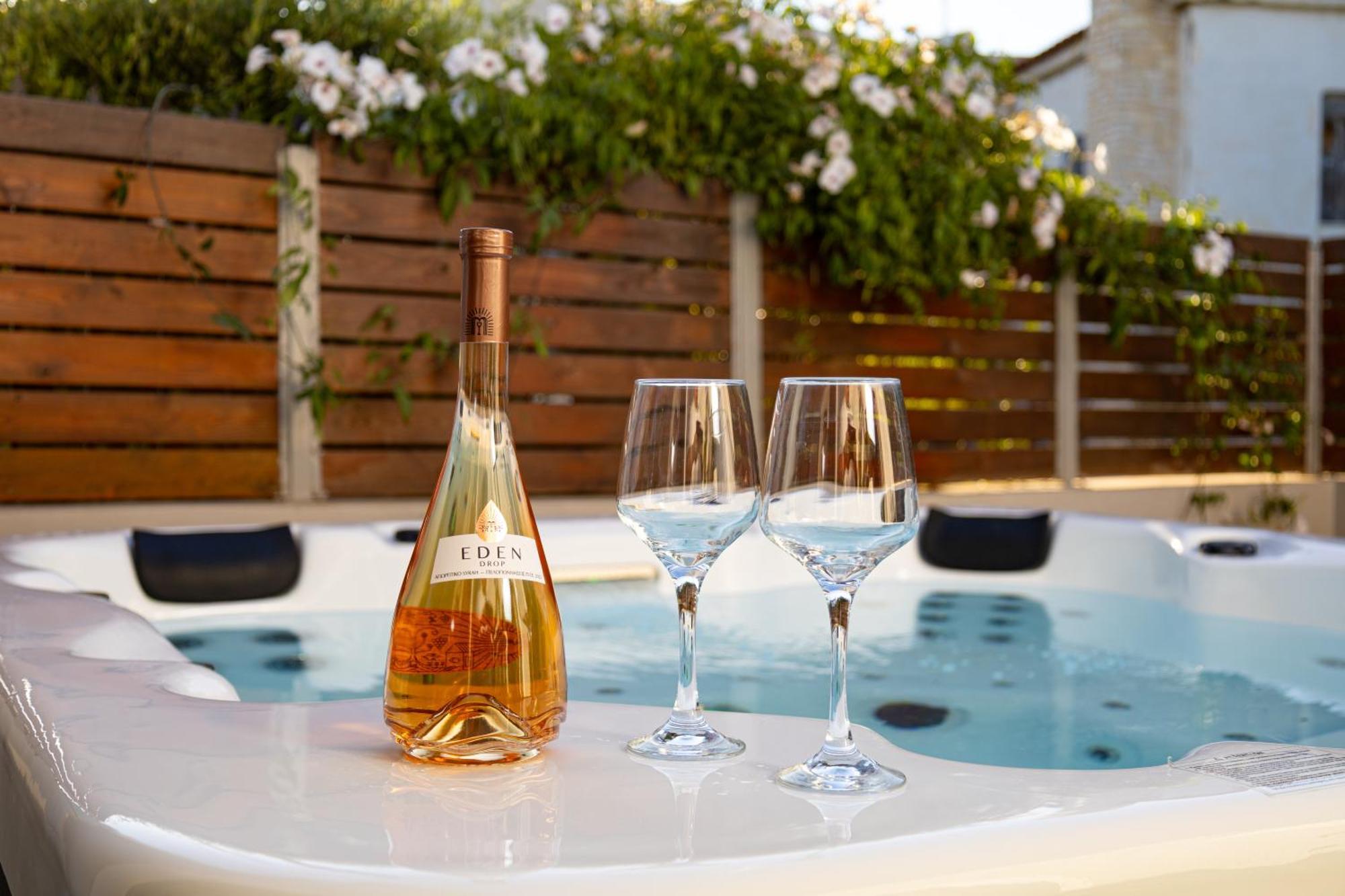 Holiday home Casa Dionysia - New Lux 2br With Jacuzzi Near