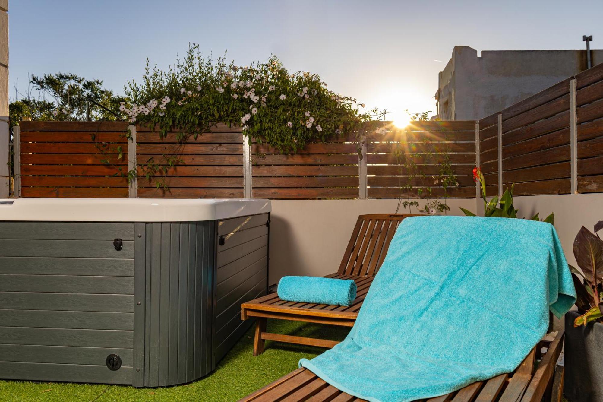 Casa Dionysia - New Lux 2br With Jacuzzi Near Holiday home *