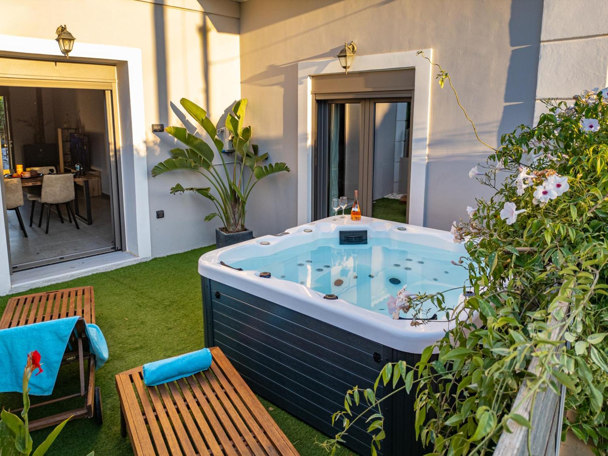 Casa Dionysia - New Lux 2br With Jacuzzi Near * Maleme (Crete)